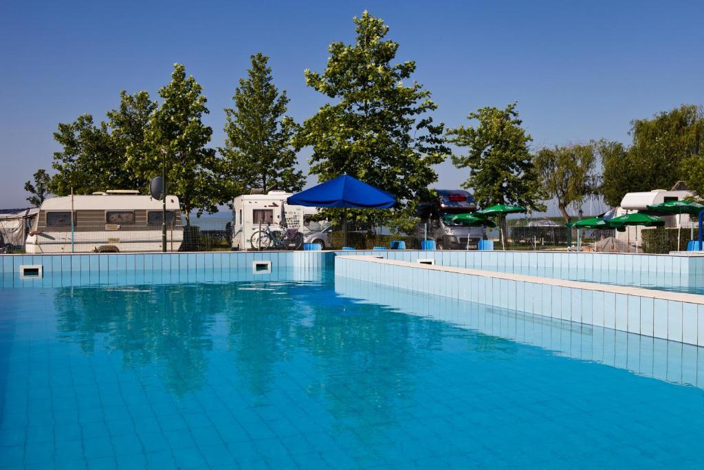 ホテルBalaton Eldorado Camping Badacsonytördemic エクステリア 写真